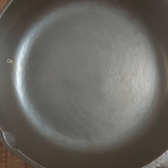 Vintage Unmarked BSR Cast Iron Skillet, #3 - Picture 4 of 14